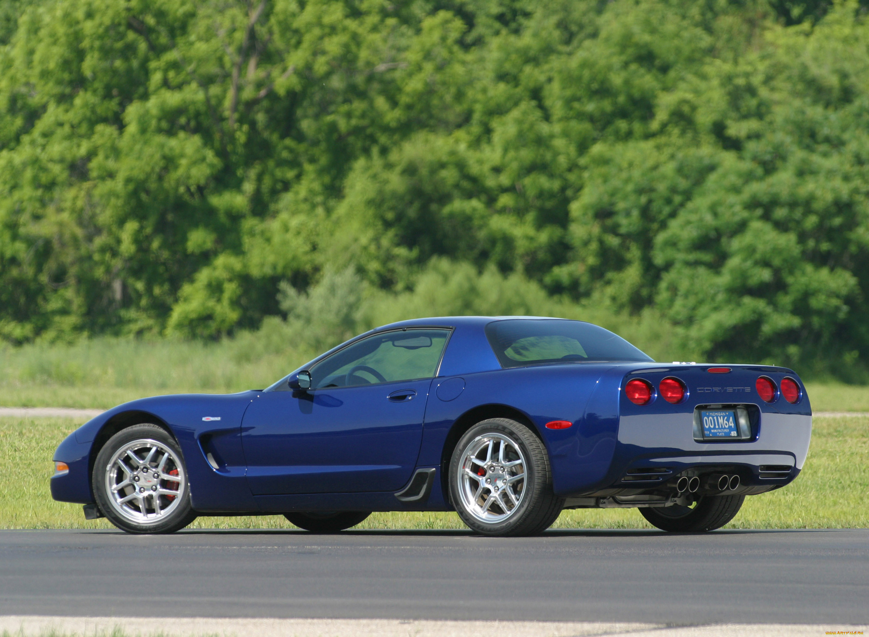 Chevrolet corvette. Chevrolet Corvette c5 z06. Chevrolet Corvette 2004. Шевроле Корвет 2004. Chevrolet Corvette c5 Side.